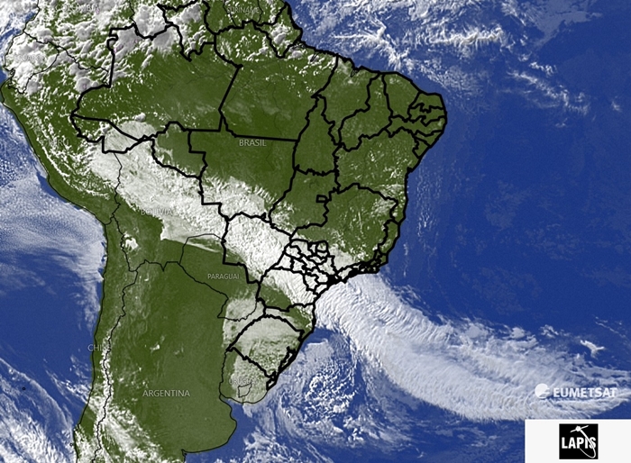 nuvens cirrocumulus_imagem de satélite_QGIS